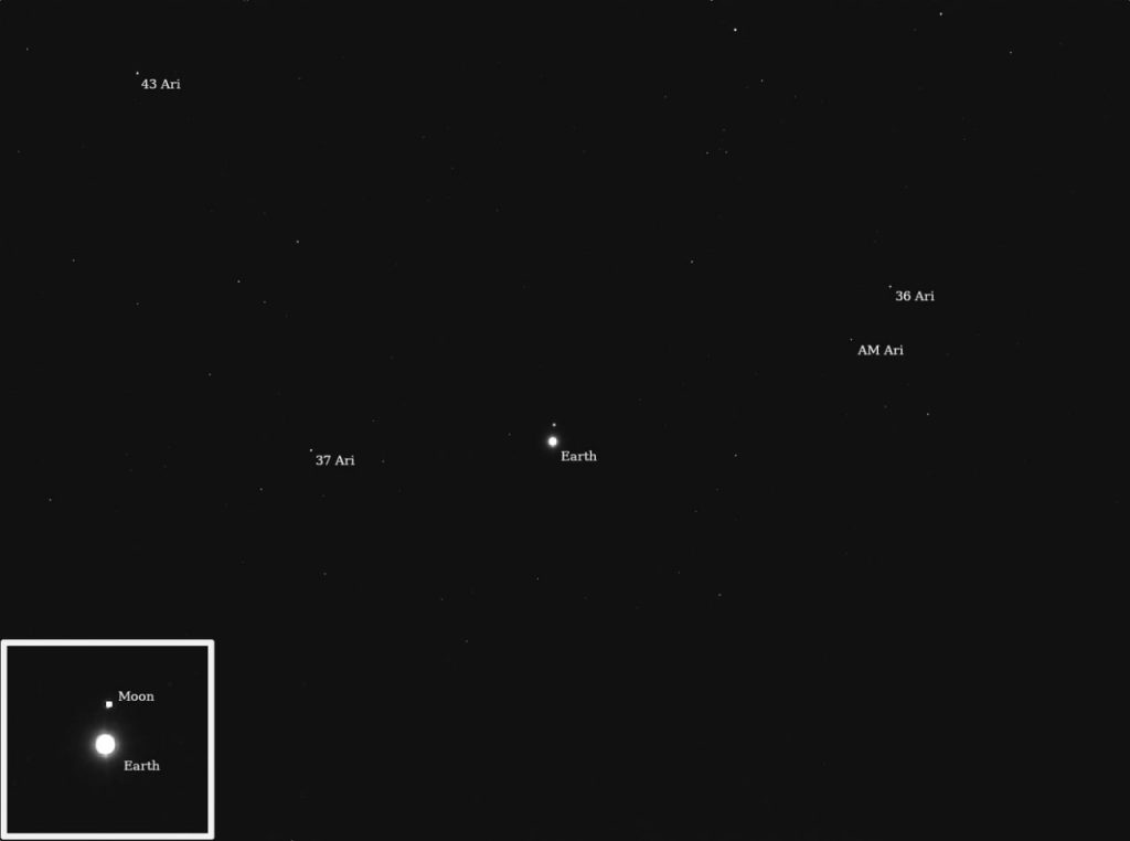 ناسا تصویر دلهره‌آوری از زمین و ماه در دل تاریکی فضا منتشر کرد